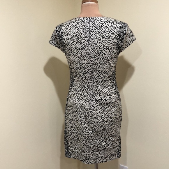 Diane Von Furstenberg Dress Size 10 Black Off White Two Tone Print Sheath - Picture 5 of 11